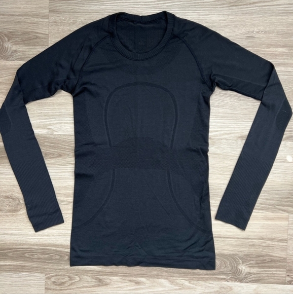 lululemon athletica Tops - LULULEMON SWIFTLY TECH
